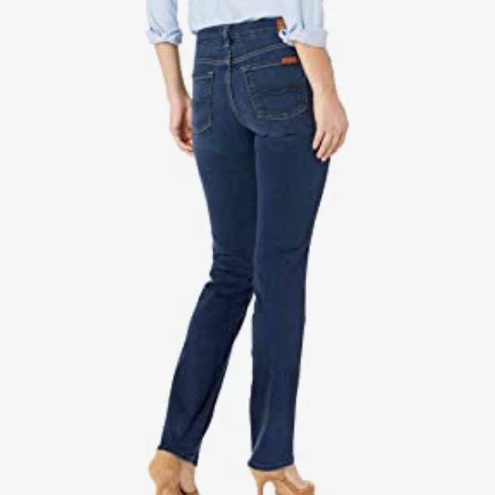 Never worn! Seven for all mankind jeans.